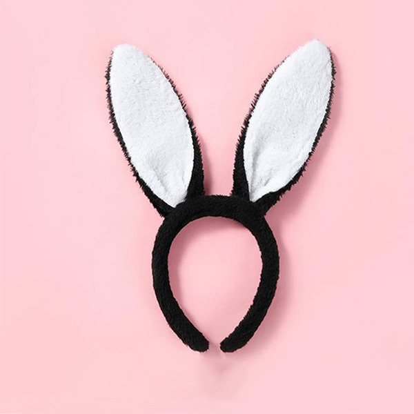 إغراء الملابس الداخلية: طقم زي فتاة أرنب صغير الحجم لإثارة الشهوة في غرفة النوم بمقاس كبير