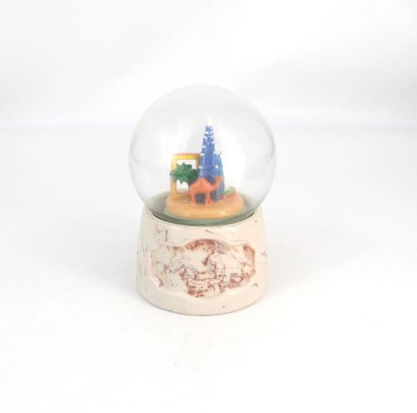 POLYRESIN SNOW GLOBE