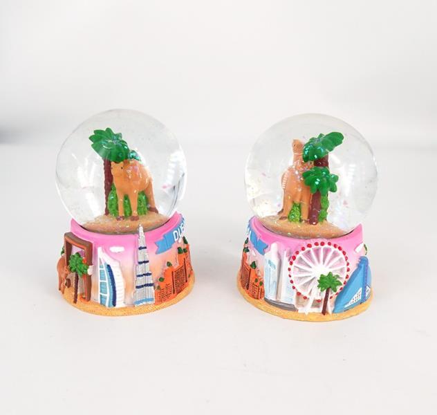 POLYRESIN SNOW GLOBE