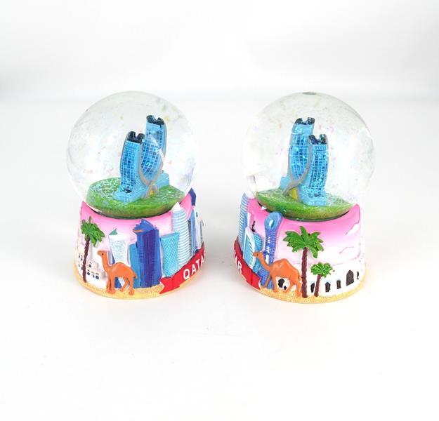 POLYRESIN SNOW GLOBE