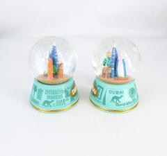 POLYRESIN SNOW GLOBE