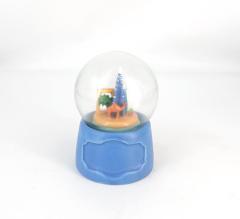 POLYRESIN SNOW GLOBE