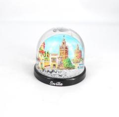 PLASTIC SNOW GLOBE