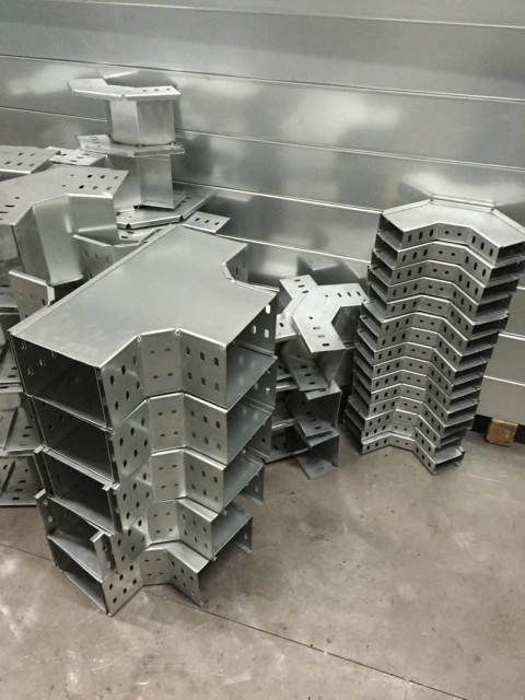 Trough type galvanized bridge horizontal elbow