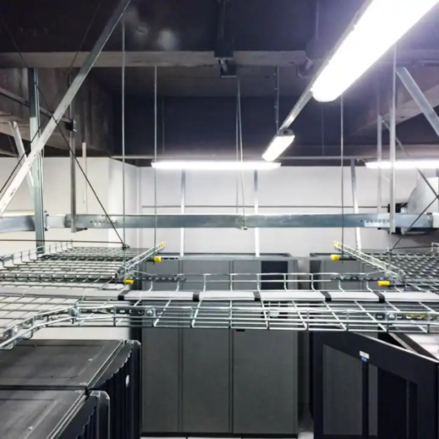 Stainless steel wire mesh cable tray