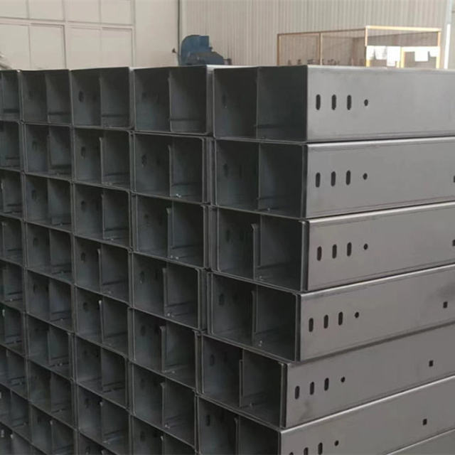Grey Color 40x25mm Flame Retardant Electrical Protect Cable Plastic Duct Trunking Floor Cable Trunking