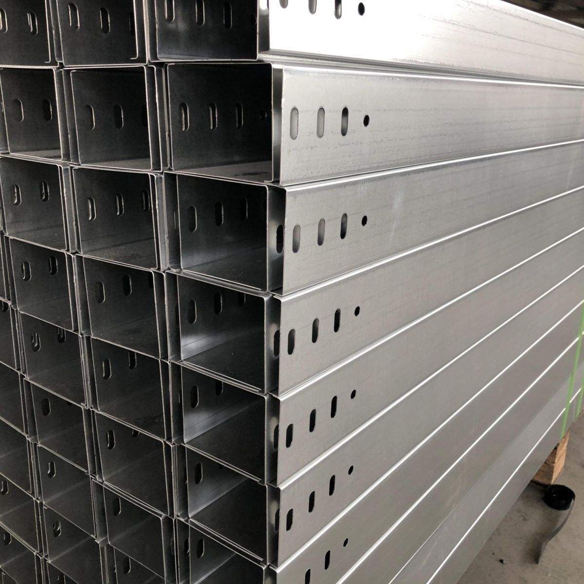 Grey Color 40x25mm Flame Retardant Electrical Protect Cable Plastic Duct Trunking Floor Cable Trunking