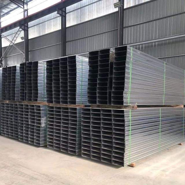 Grey Color 40x25mm Flame Retardant Electrical Protect Cable Plastic Duct Trunking Floor Cable Trunking