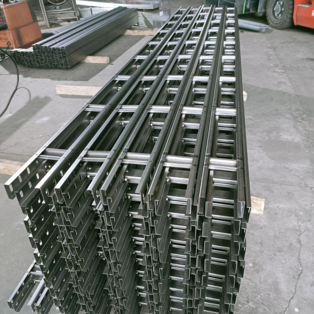 Horizontal ladder cable tray support system