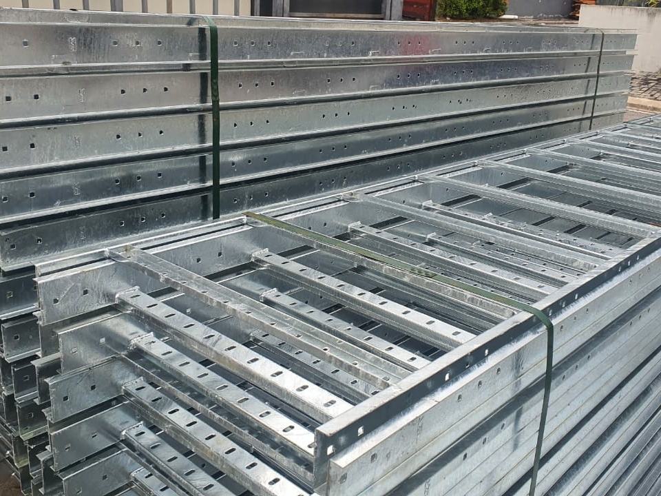 Industrial cable ladders