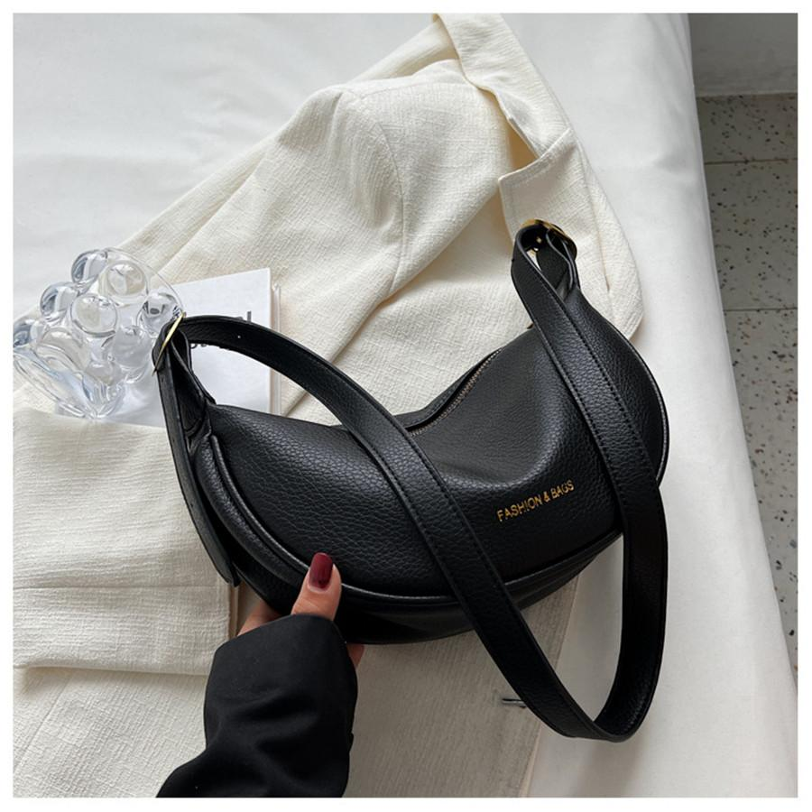 ショルダーバッグ レディース トートバッグ 軽い バッグ 大容量 フェイクレザー 肩掛け 斜め掛け 鞄 カバン かばん コンパクト カジュアル