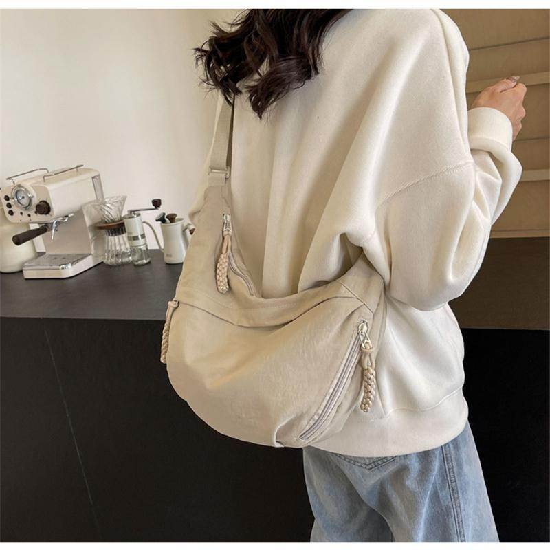 ショルダーバッグ レディース 軽い ナイロン 斜めがけバッグ 大きめ 大容量 軽量 b5 三日月型 カバン バッグ 旅行 おしゃれ