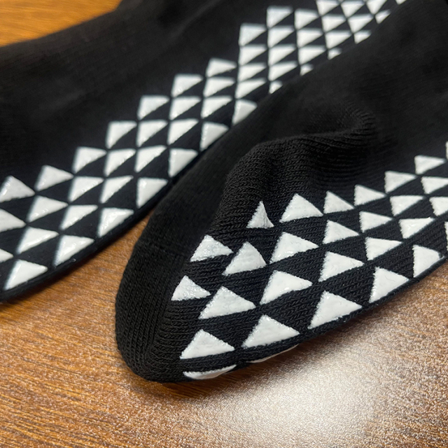 Black Men’s Silicone Grip Basketball Socks