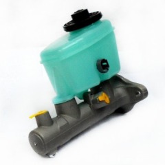 The high-quality automotive brake master cylinder 47201-3D470 is suitable for the Toyota Hilux 1997-2001