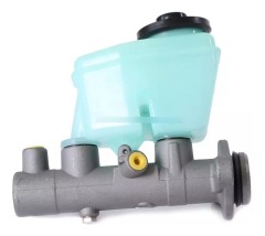 The high-quality automotive brake master cylinder 47201-3D470 is suitable for the Toyota Hilux 1997-2001