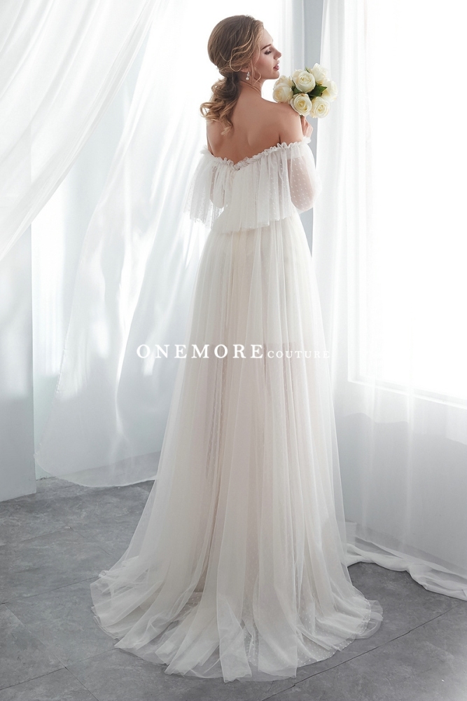 Tulle Beach Wedding Dresses with Elbow Length Sleeves