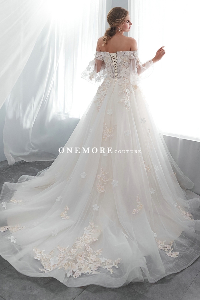 Short Sleeves Ball Gown Wedding Dresses with Lace Appliques