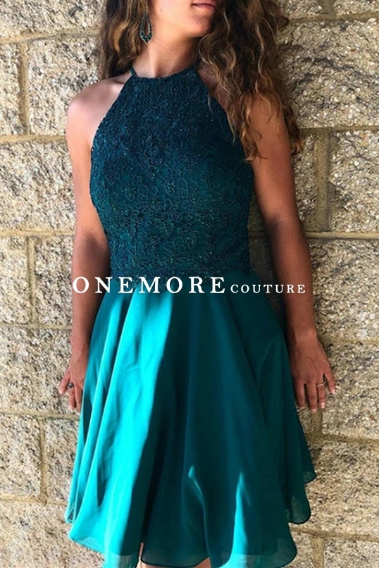 Halter Neck Green Short Lace Cocktail Dresses