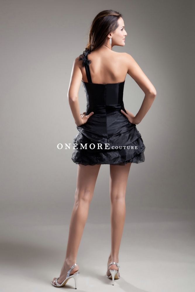 Sexy Black One Shoulder Short Sequin Cocktail Dresses