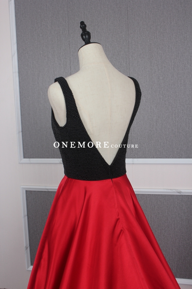 Low V Neck Red Satin Prom Dresses with Black Beaded Bodice