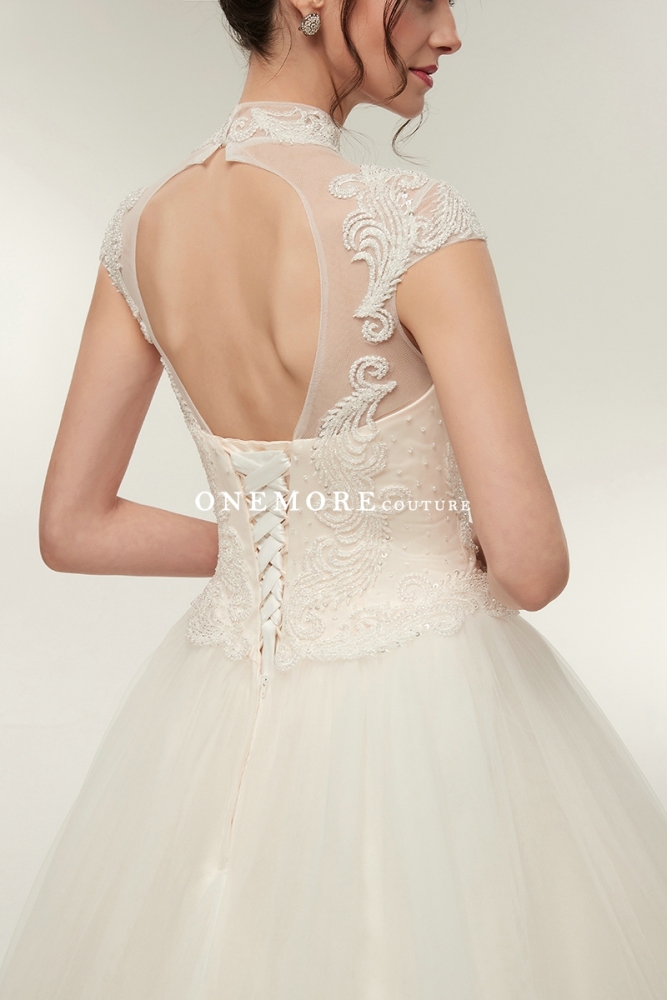 Keyhole Back Wedding Dresses with Beaded Lace