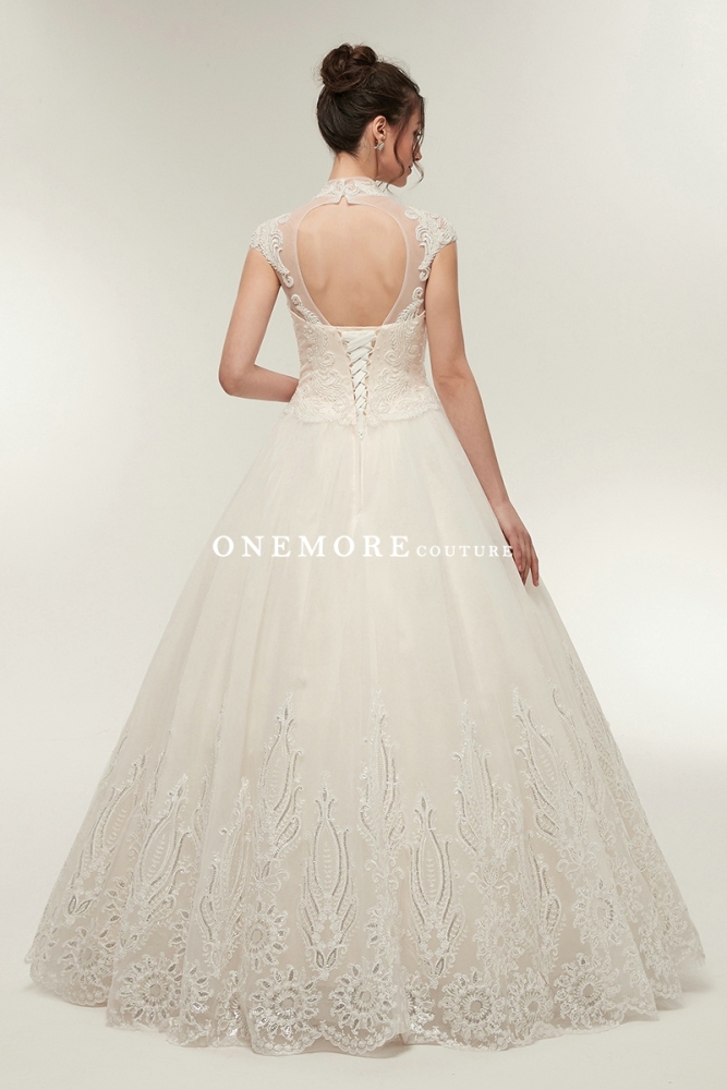 Keyhole Back Wedding Dresses with Beaded Lace
