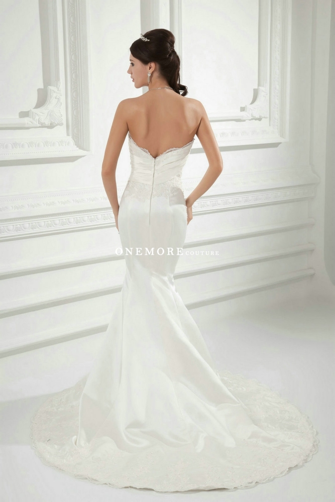 Mermaid Satin Wedding Dresses with Lace Appliques