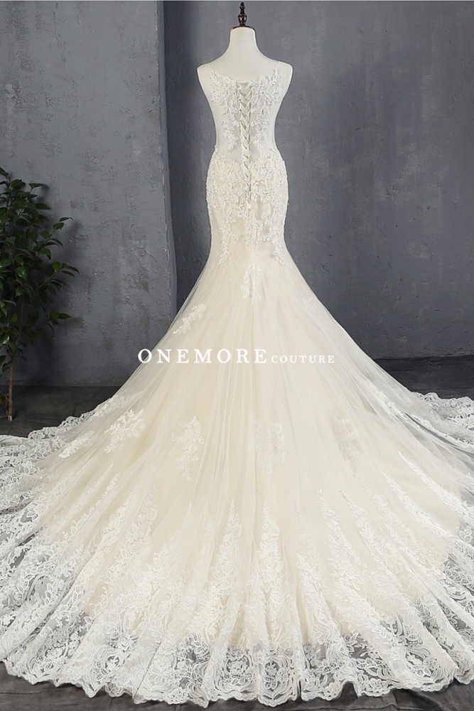 Elegant Mermaid Lace Wedding Dress with Cathedral Train