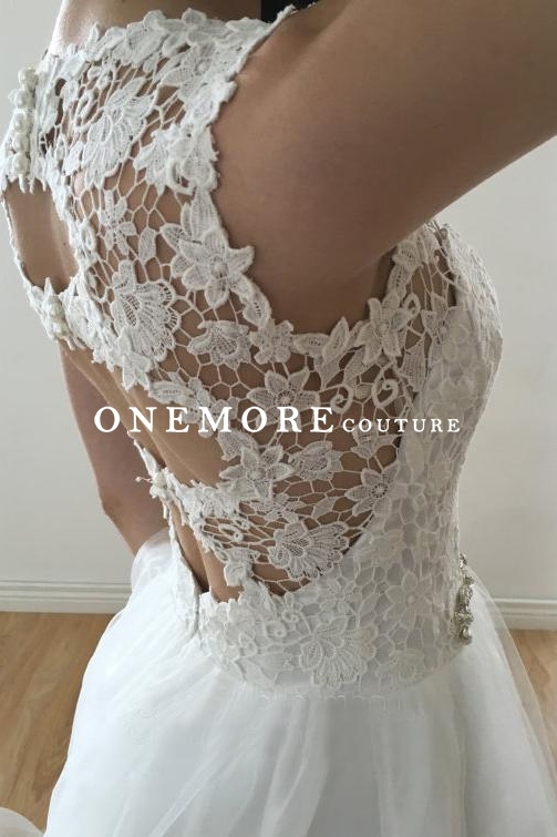 Sexy Ivory Lace Wedding Dress with Low Back
