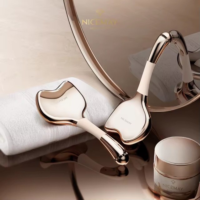 Wholesale Best Seller Beauty Cooling Massage Metal Facial Cryo Sticks Stainless Steel Face Ice Globes