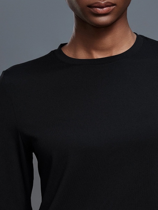 Loose-Fit Long-Sleeve Activewear