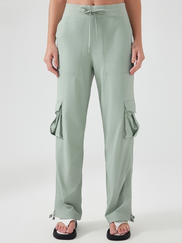 High-waisted straight-leg cargo pants