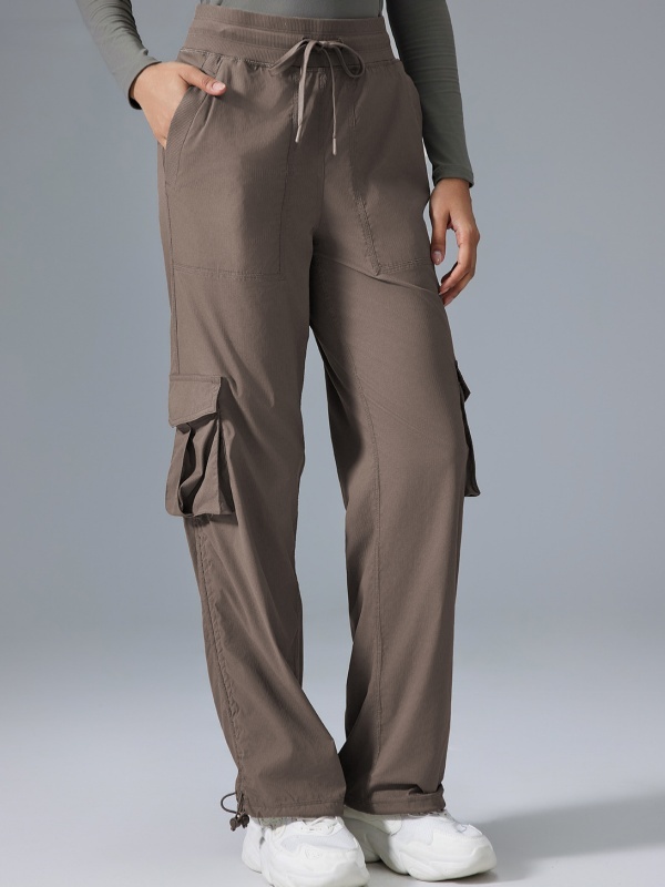 High-waisted straight-leg cargo pants