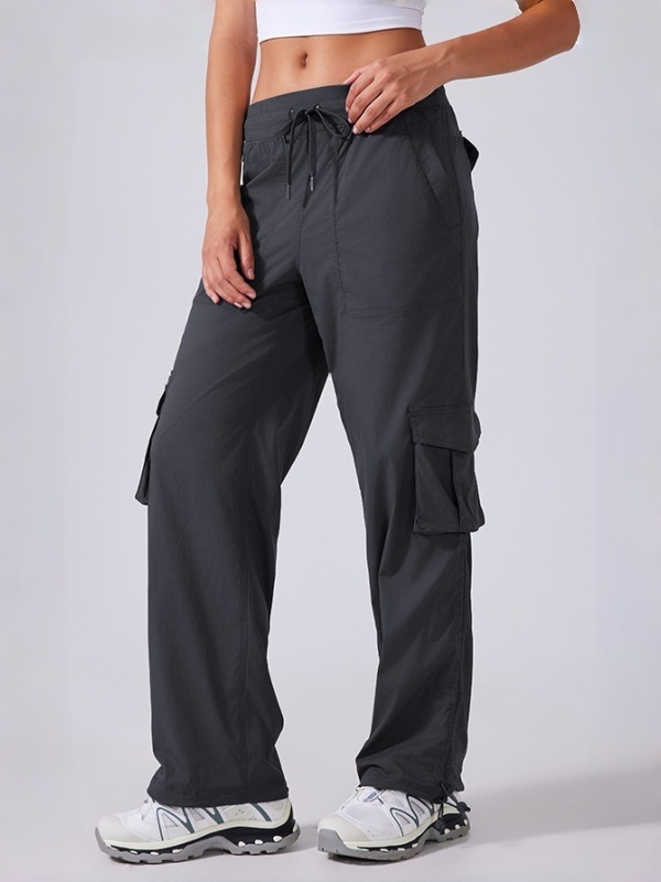 High-waisted straight-leg cargo pants