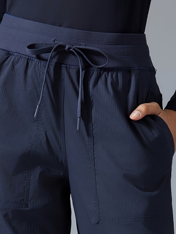 High-waisted straight-leg cargo pants