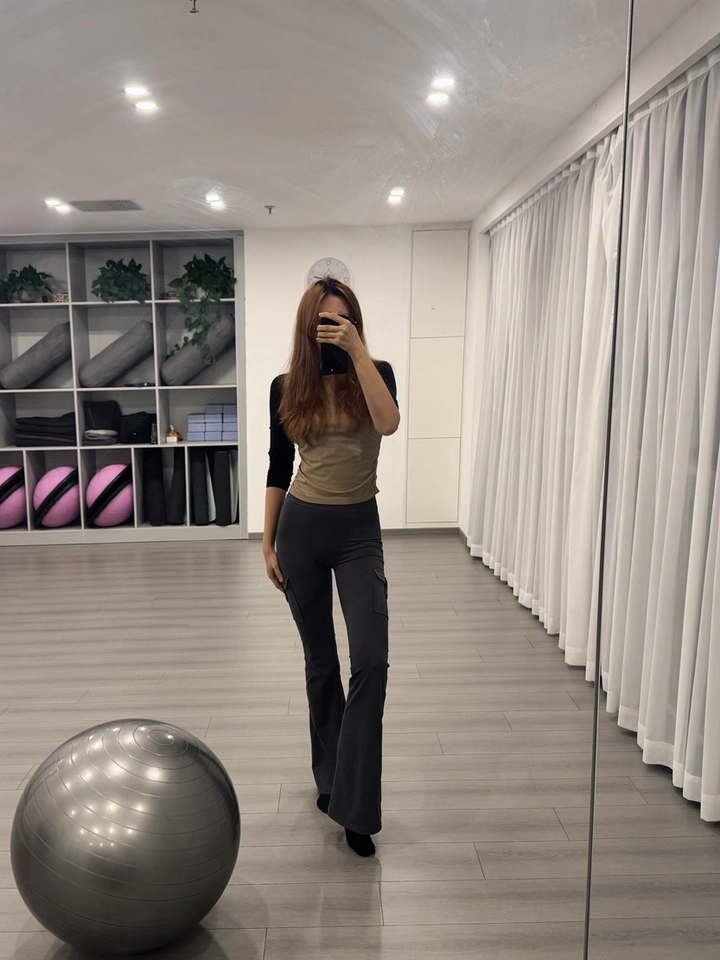Flexvibe High Waisted Butt Lifting Brushed Cargo Flare Yoga Pants - Moisture Wicking with Pockets