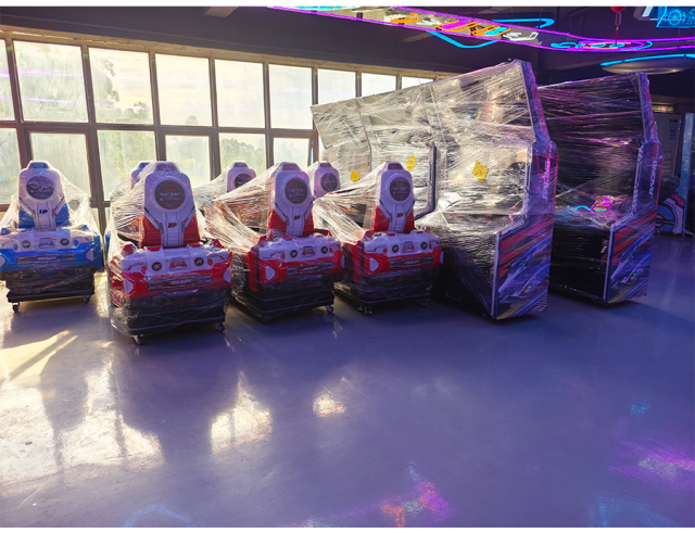 Coin-Operated 43-Inch LCD Video Arcade Racing Game Machine Speed Crossing Driving Car Simulator