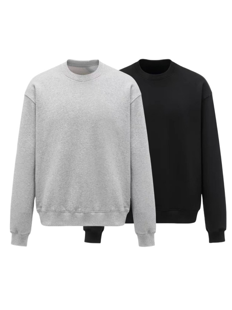Basic solid-colored T-shirt