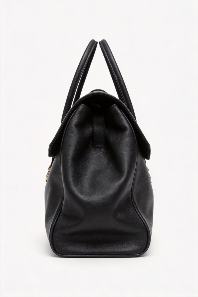 Single-shoulder crossbody handbag with a large tote style design