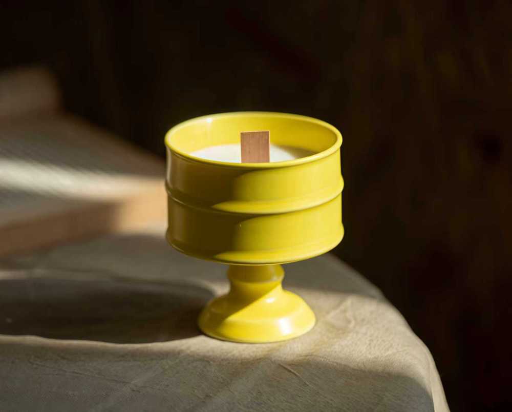 Canlde holder
