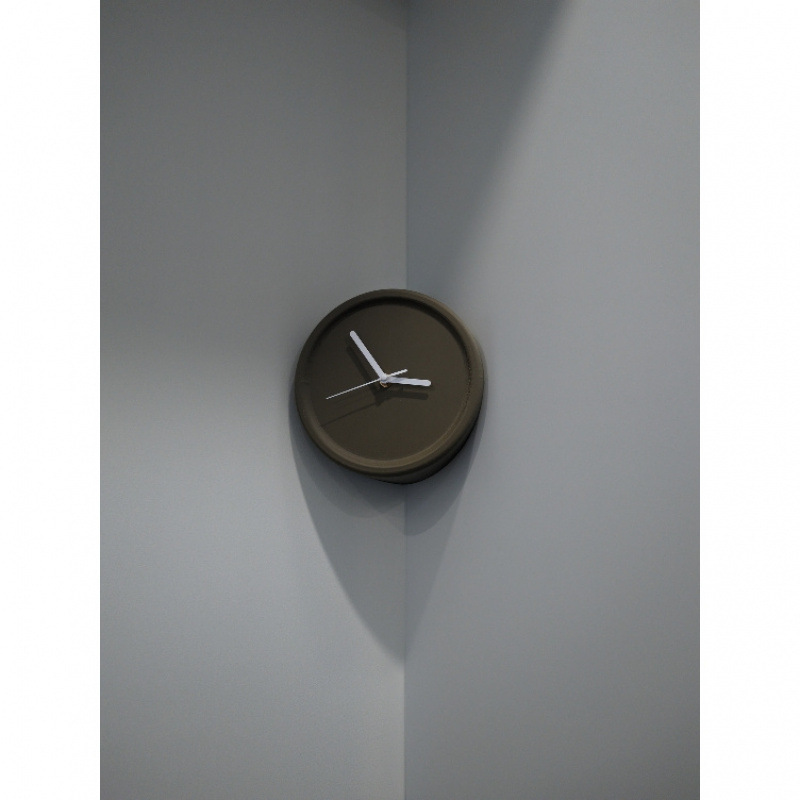 ins风客厅转角时钟创意拐角挂钟简约阳角墙面装饰钟表挂墙高级感