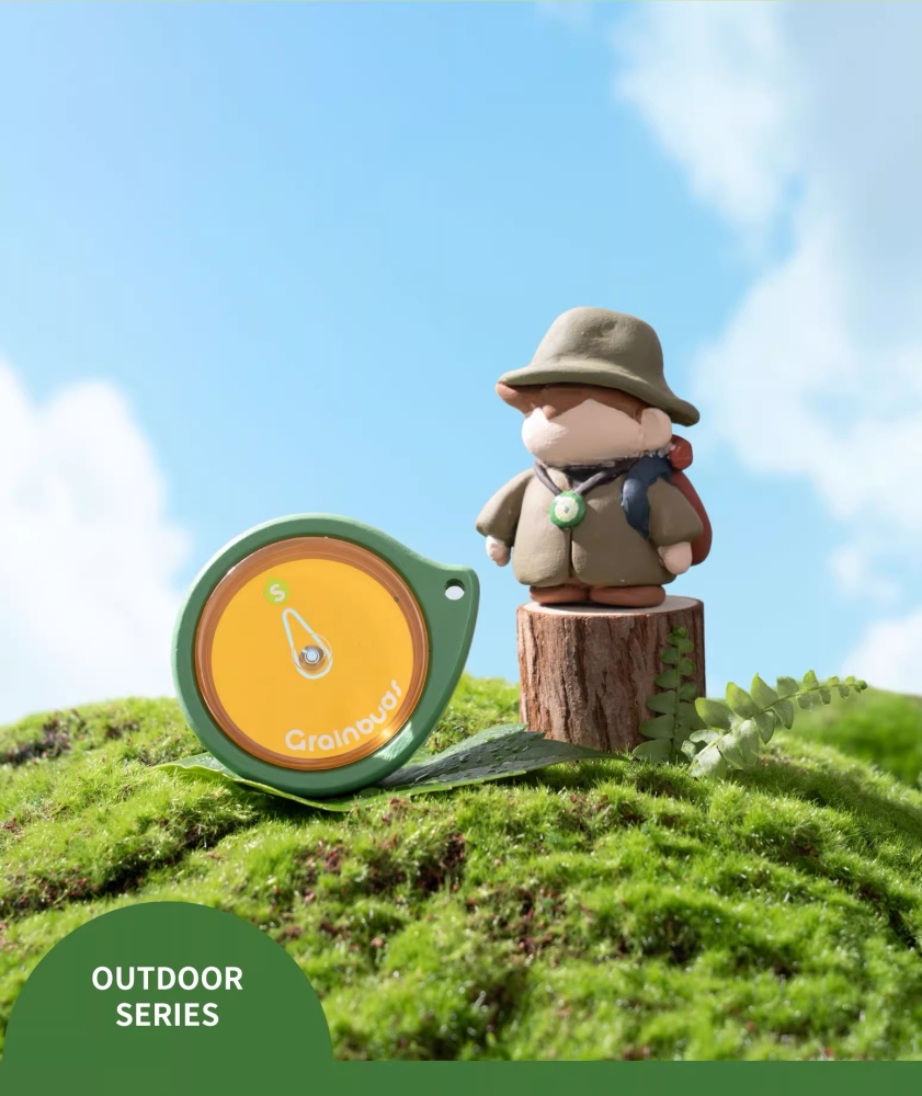 Kids Hiking Compass Natural Wood Adventure Tool for Young Explorers Outdoor Series Eco Friendly Hornbeam Wood Easy to Use for Little Hands