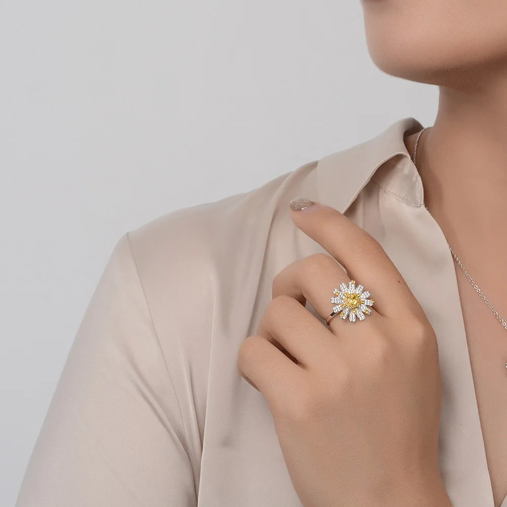 Winkin WinsinS925 Square 4*4 Flower Jewelry For Women, Fashionable, Personalized, Luxurious, 25 Points, Creative