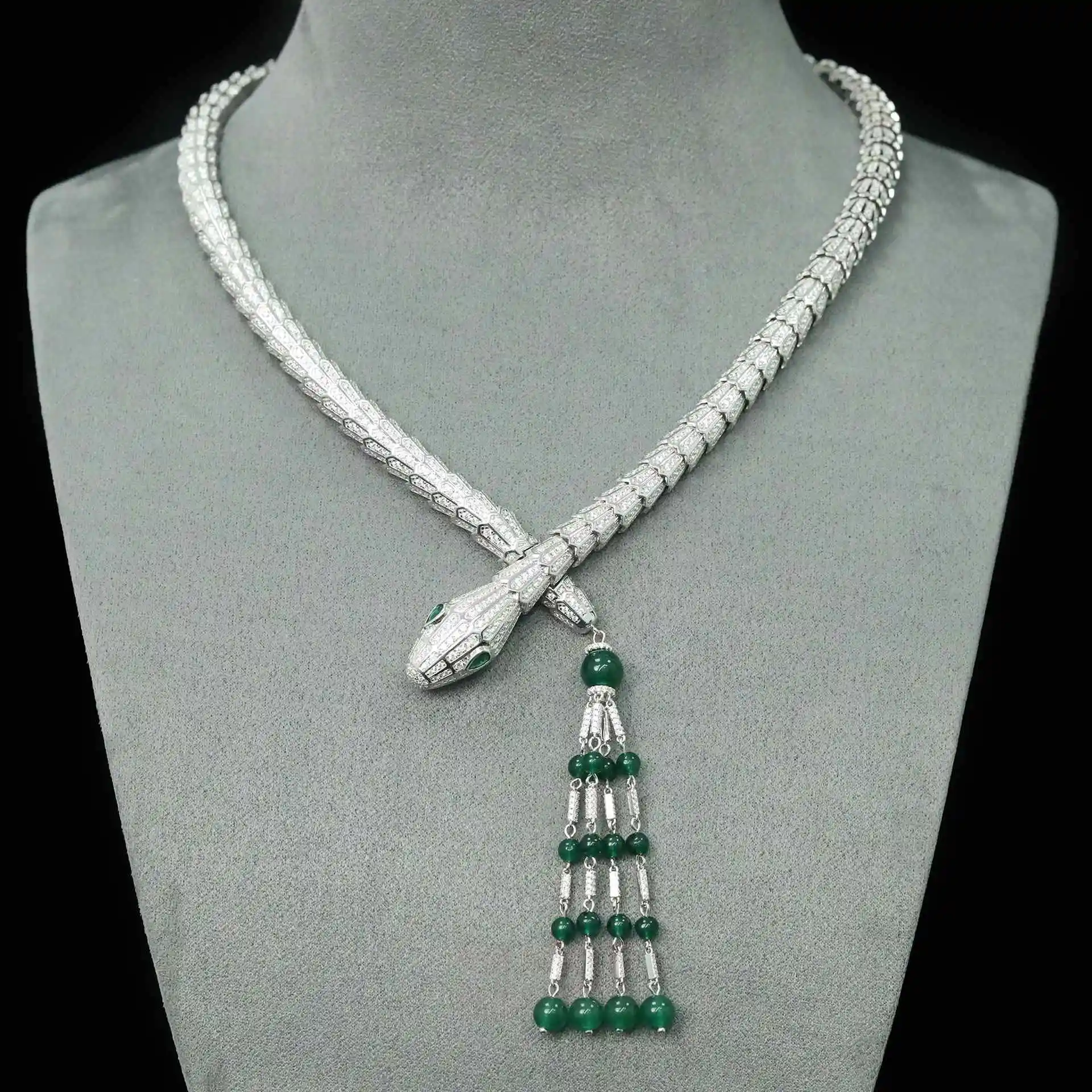 Winkin Winsin Luxury Designer Brand Snake 925 Sterling Silver Necklaces Woman Pendant Quality Green Gemstones Necklace Jewelry