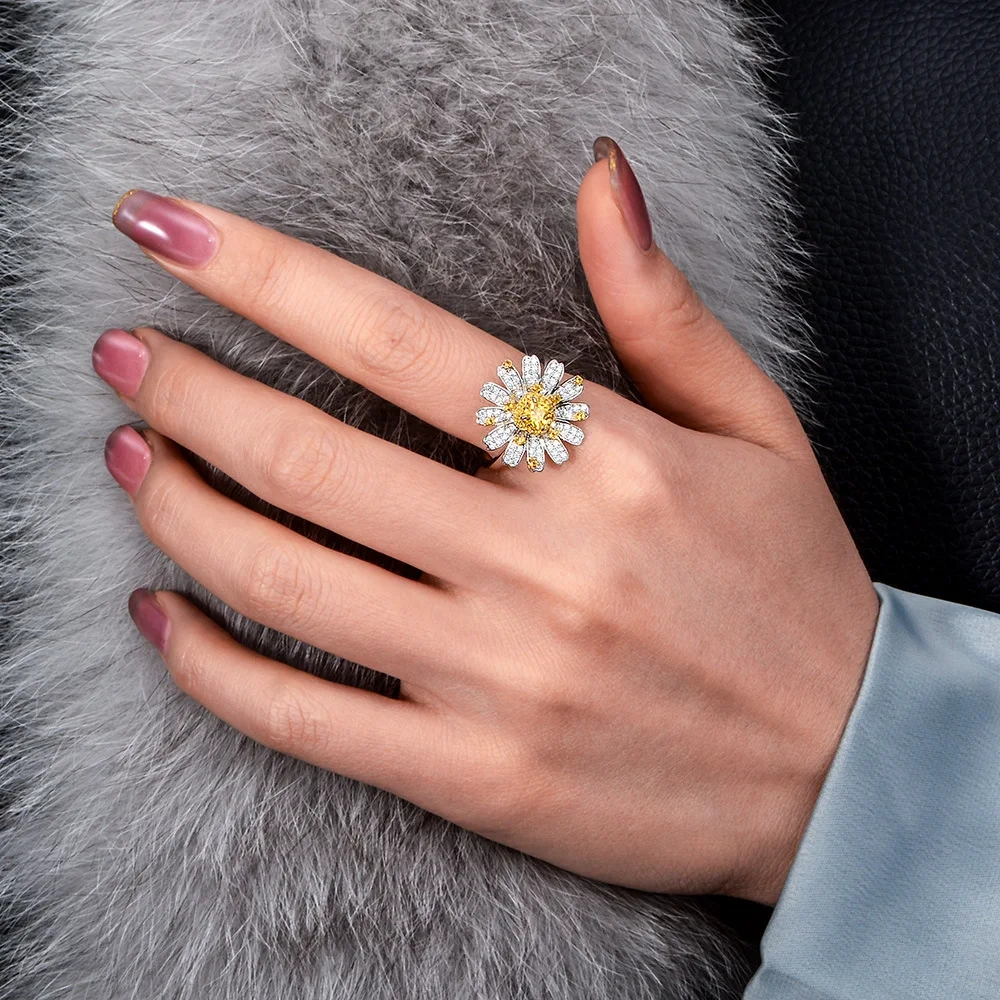 Winkin WinsinS925 Square 4*4 Flower Jewelry For Women, Fashionable, Personalized, Luxurious, 25 Points, Creative