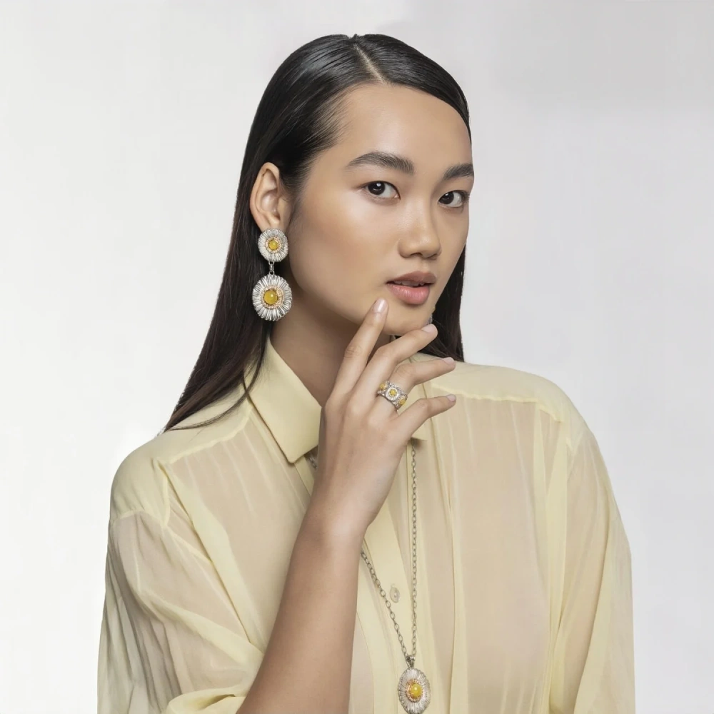 Mushan Luxury Brand The Italian Pure Silver Blue Agate Daisy Ring Was A Bestseller On Xiaohongshu During A Live Stream