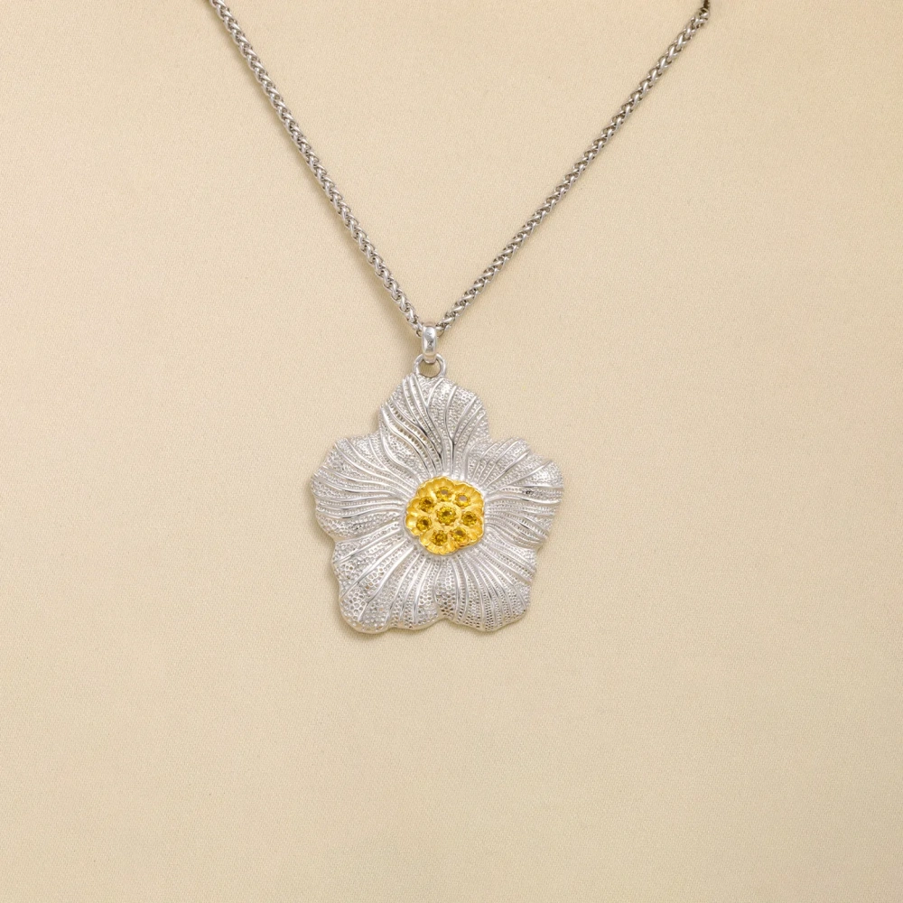 Mushan Luxury Brand 18K Gold Plated Brushed Gardenia Flower Necklace 925 Sterling Silver Zircon Pendant Necklaces Fine Jewelry