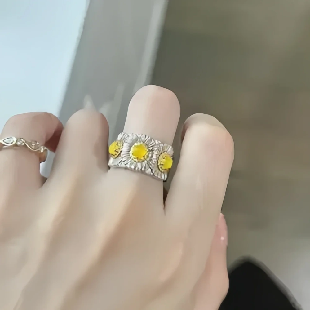 Mushan Luxury Brand The Italian Pure Silver Blue Agate Daisy Ring Was A Bestseller On Xiaohongshu During A Live Stream