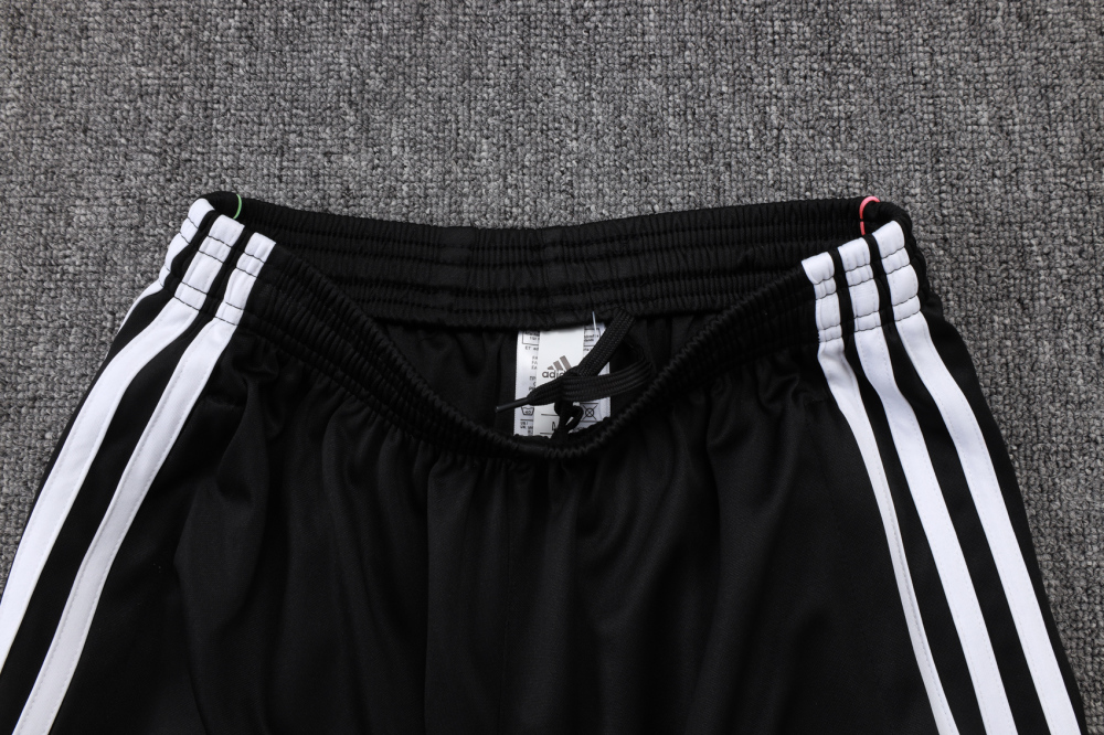 Juventus Sleeveless Training Kit White 2025/26