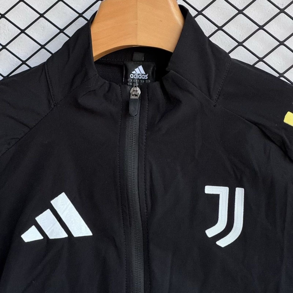 Juventus Windbreaker With Pants 2025/26